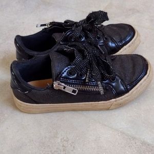 Place little girl shoes